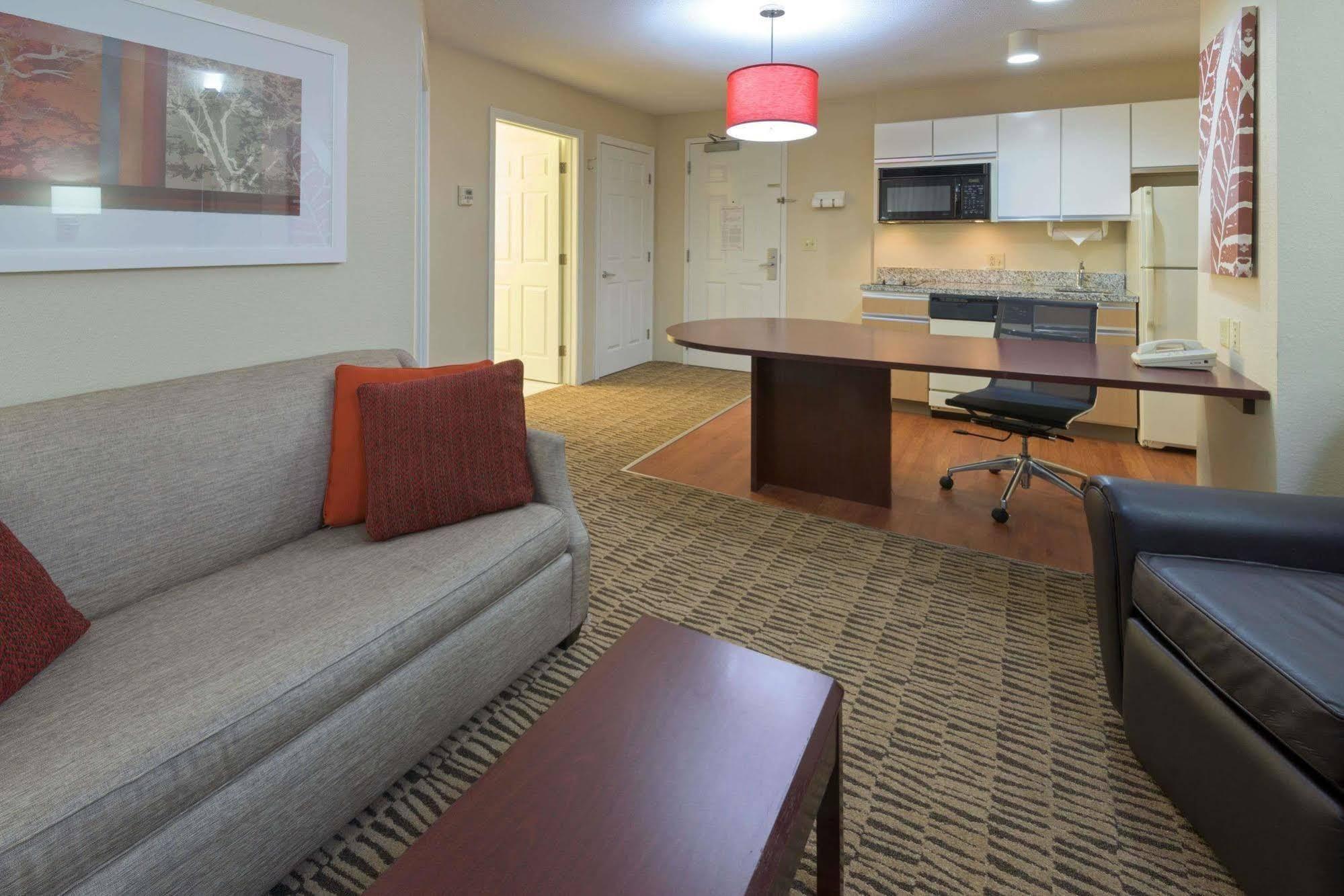Mainstay Suites Hartford Meriden Exteriör bild