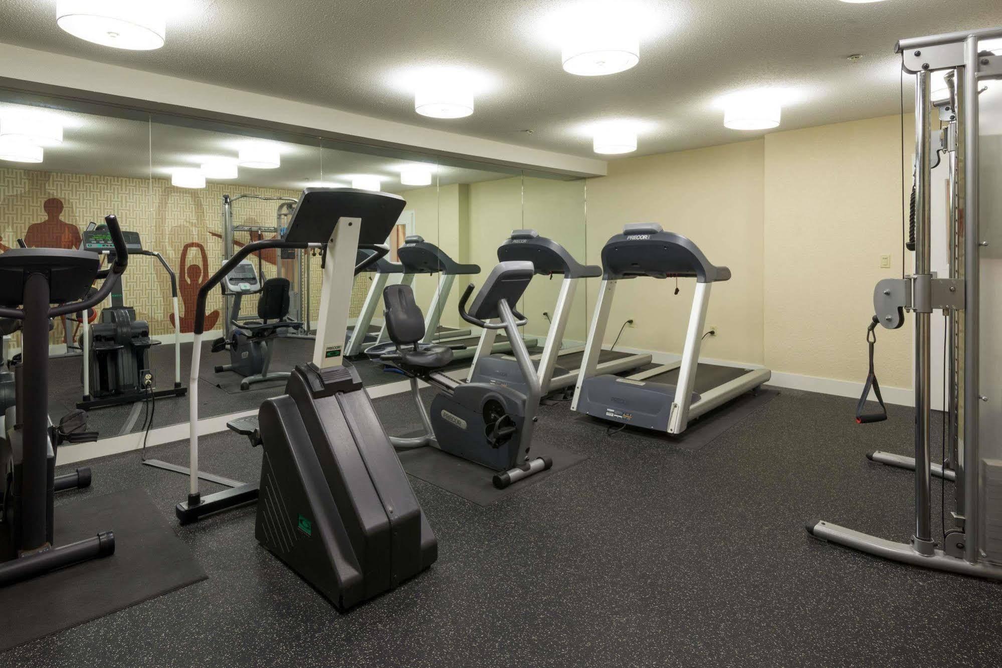 Mainstay Suites Hartford Meriden Exteriör bild