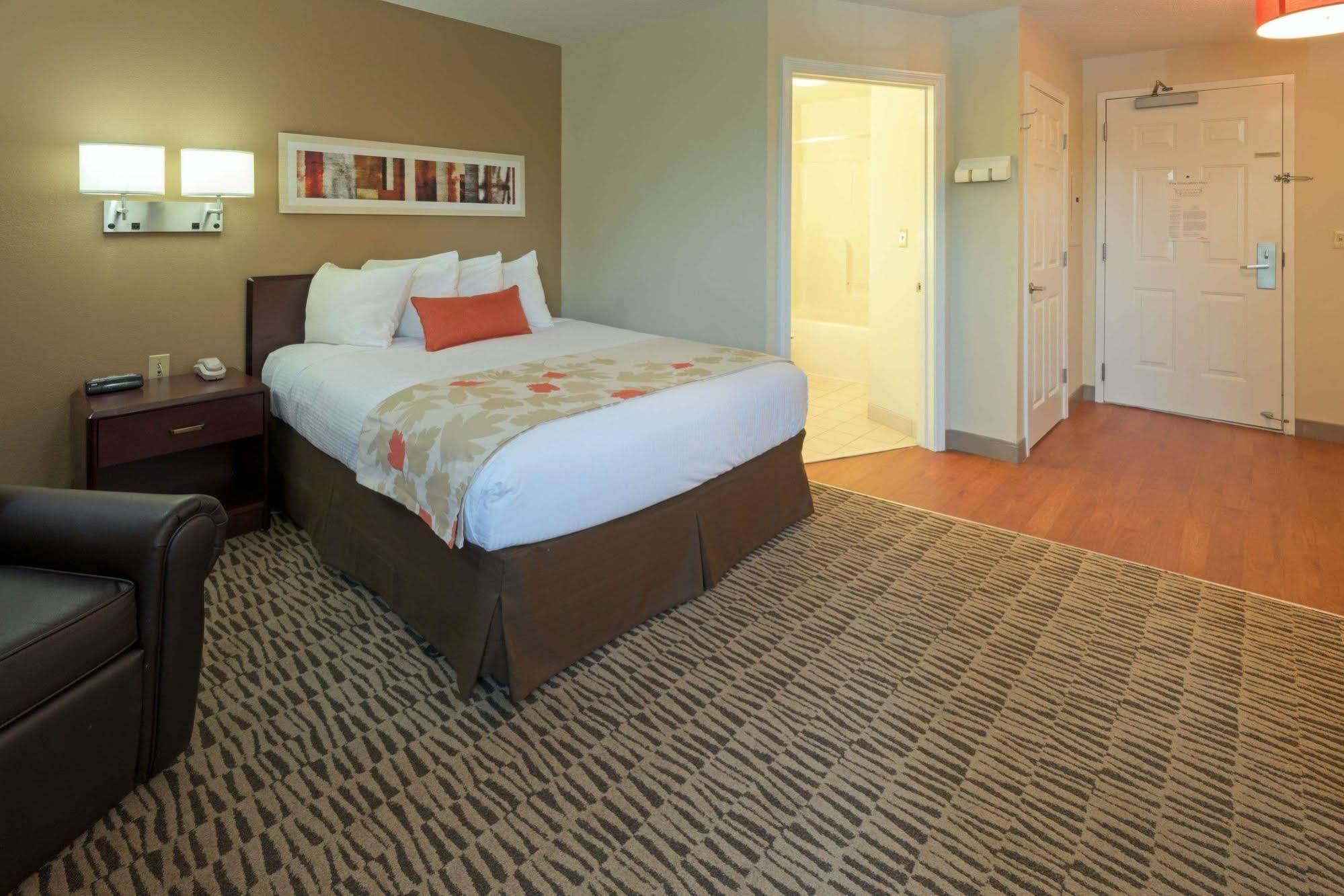 Mainstay Suites Hartford Meriden Exteriör bild