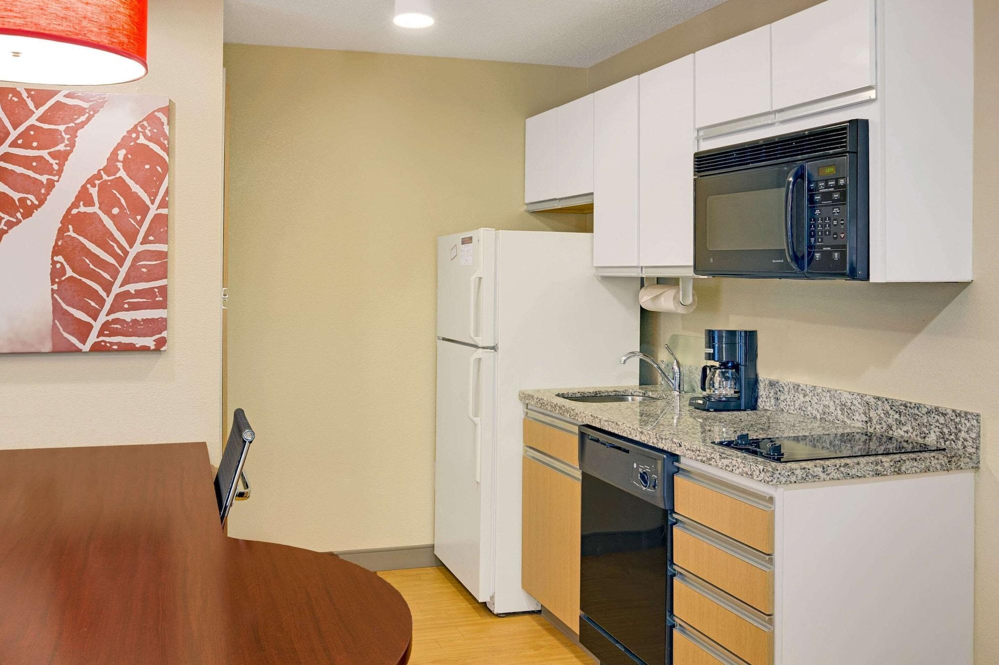 Mainstay Suites Hartford Meriden Exteriör bild