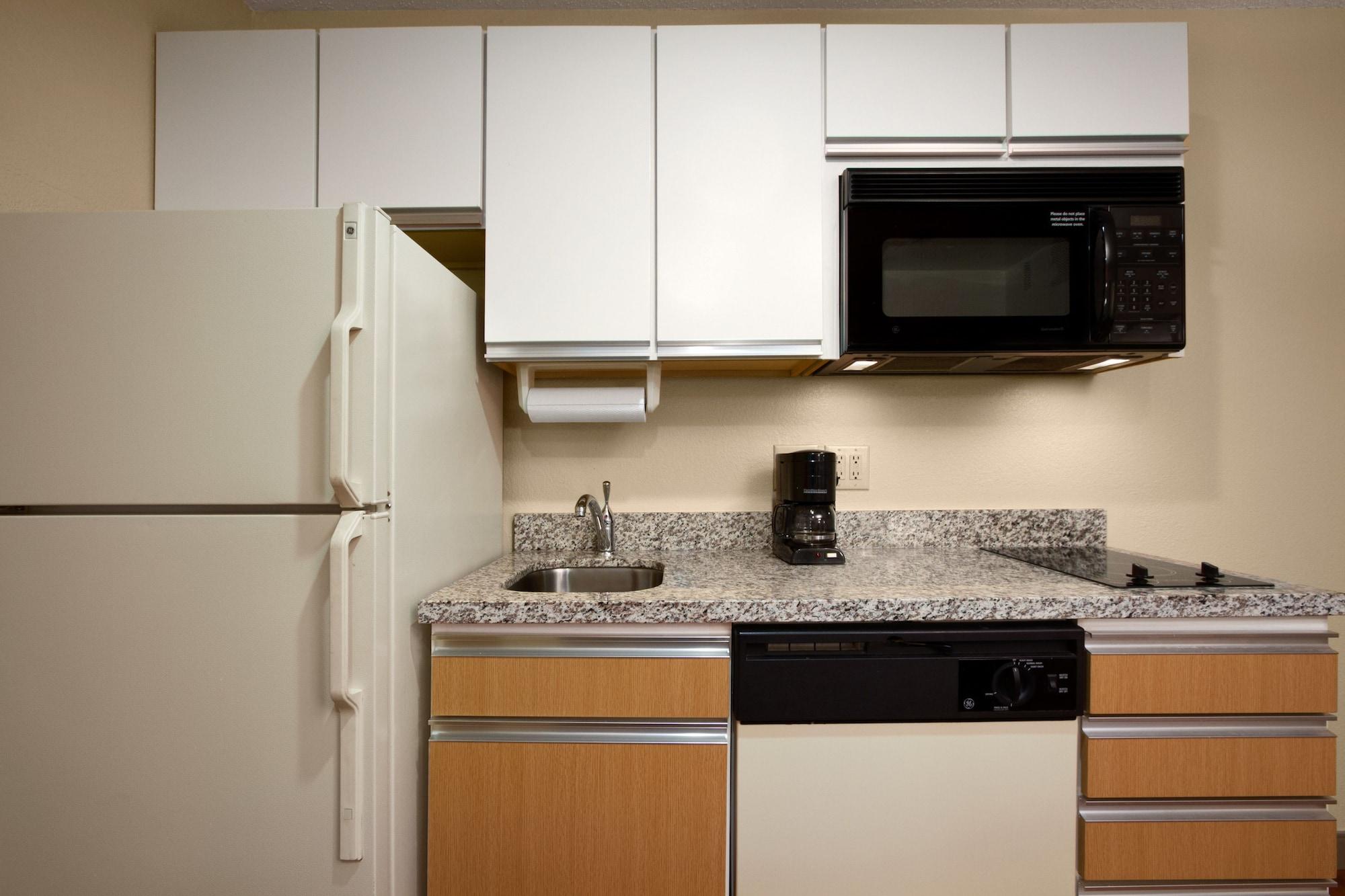 Mainstay Suites Hartford Meriden Exteriör bild