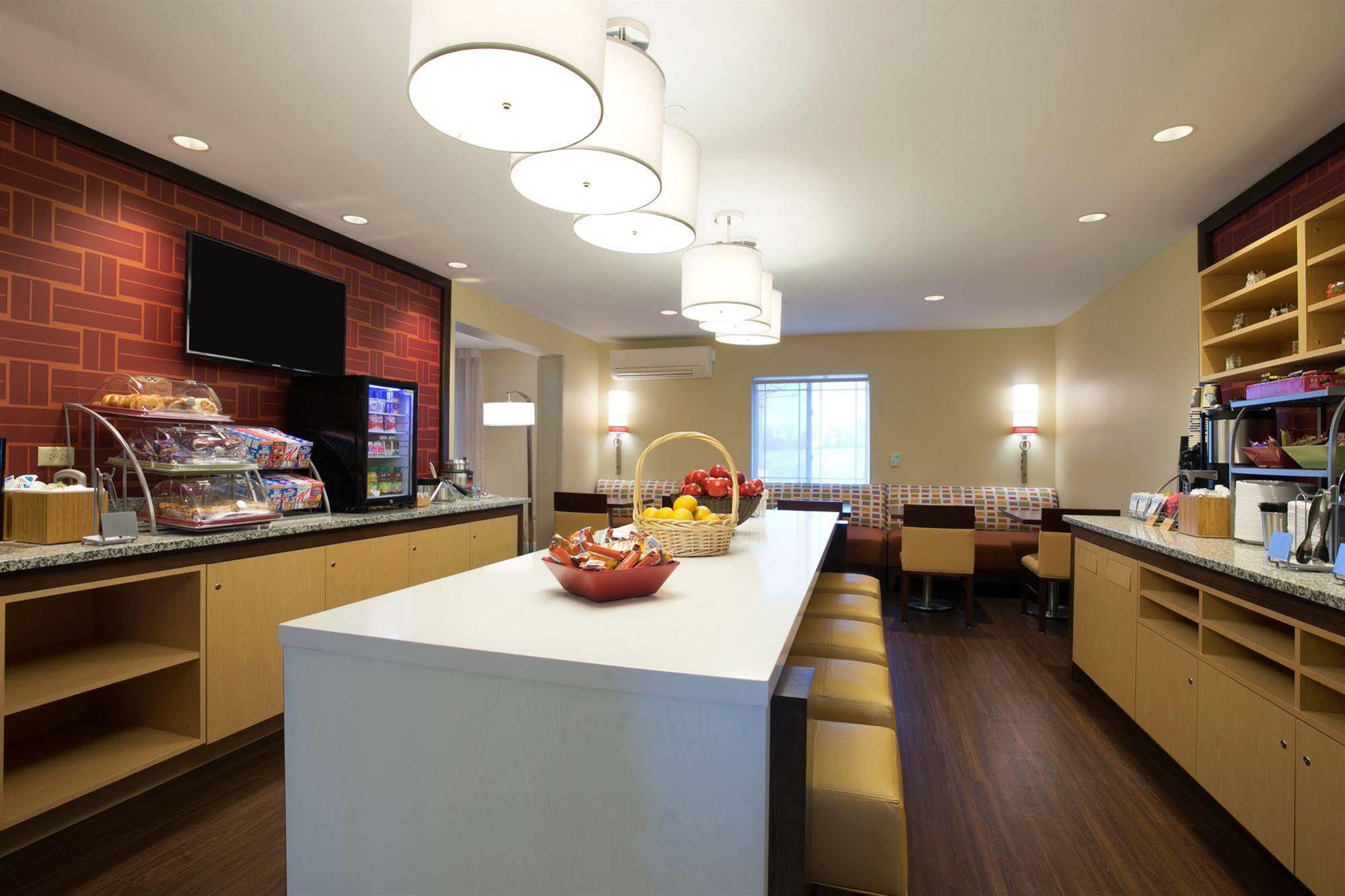 Mainstay Suites Hartford Meriden Exteriör bild